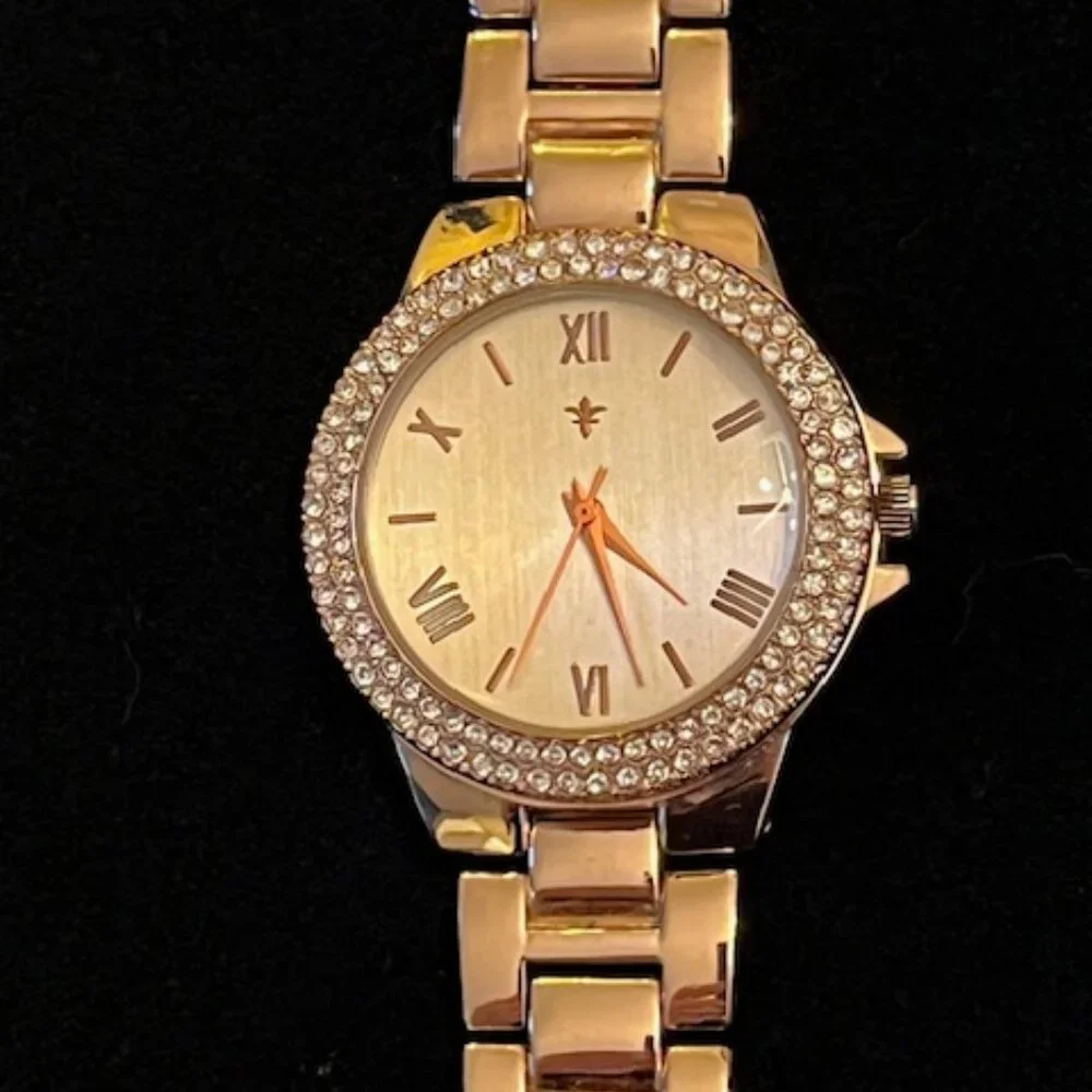 FLEUR DE LIS | Rose Gold-tone finish Large dial Crystal-set bezel-NEW Battery